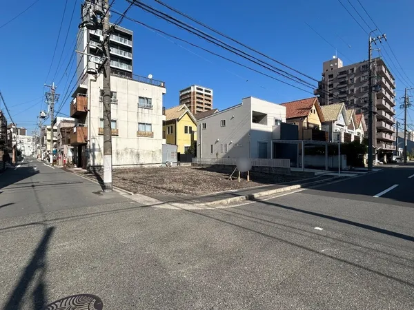 前面道路含む外観