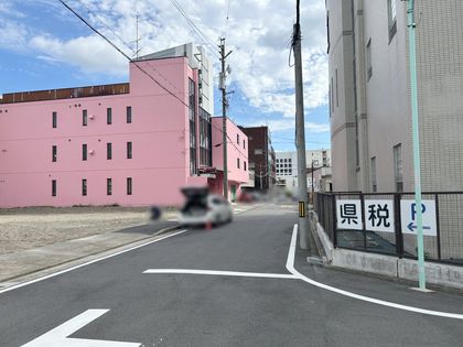 前面道路含む外観