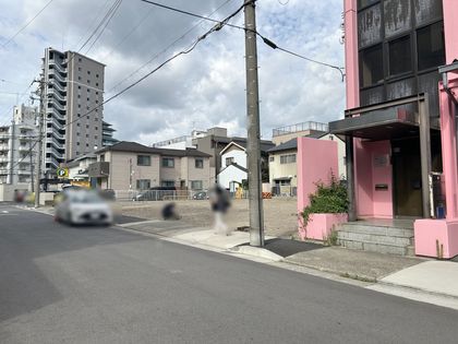 前面道路含む外観
