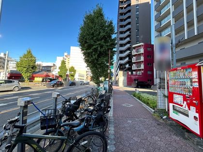 前面道路含む外観