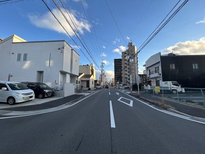 前面道路含む外観