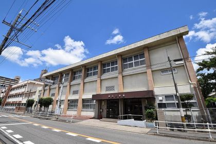 浄心中学校（約1000ｍ）
