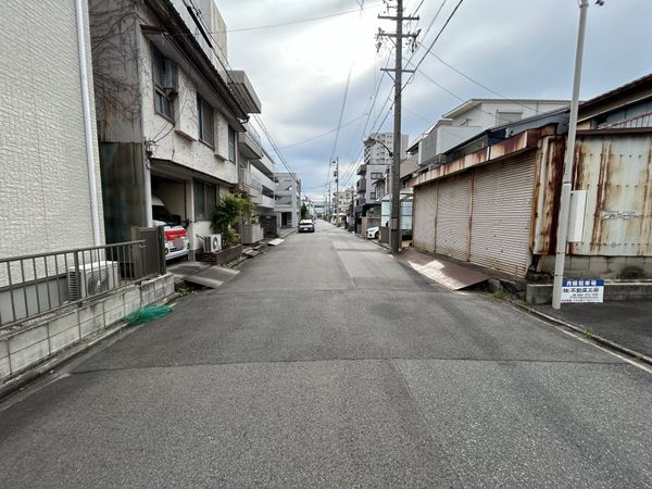 前面道路含む外観