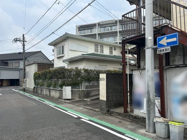 前面道路含む外観
