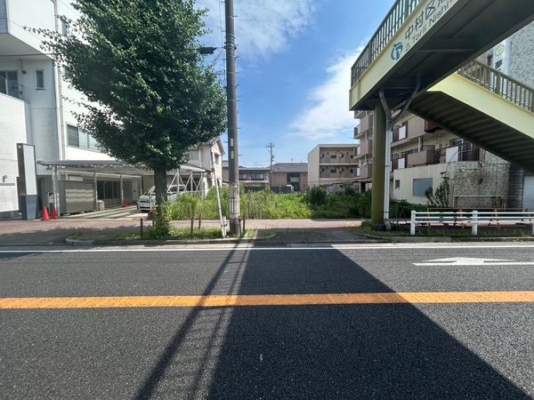 前面道路含む外観