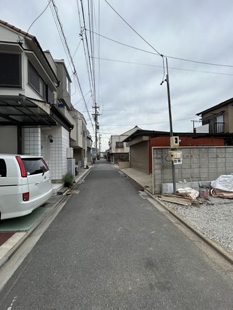 前面道路含む外観