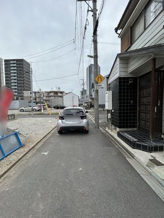 前面道路含む外観