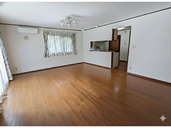 北名古屋市九之坪菰口 戸建 リビング 北名古屋市九之坪菰口 戸建 リビング