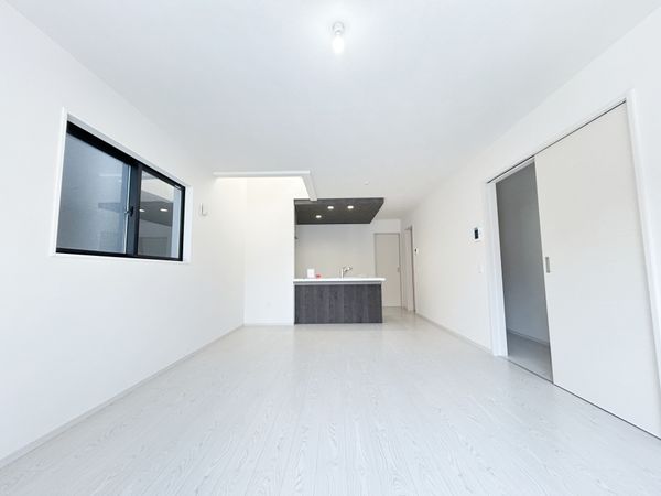 中村区下中村町4丁目 1号棟 リビング