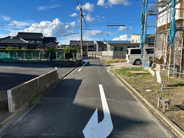 中村区日比津町4丁目 4号棟 前面道路含む外観 中村区日比津町4丁目 4号棟 前面道路含む外観