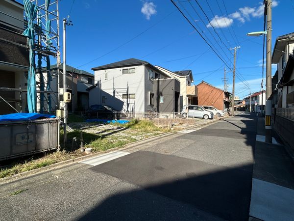 中村区日比津町4丁目 6号棟 前面道路含む外観 中村区日比津町4丁目 6号棟 前面道路含む外観