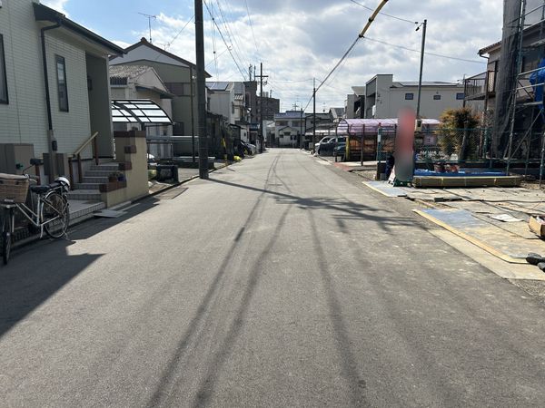 中村区宿跡町2丁目 2号棟 前面道路含む外観 中村区宿跡町2丁目 2号棟 前面道路含む外観