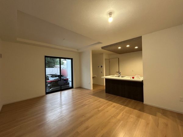 中村区猪之越町2丁目 1号棟 リビング