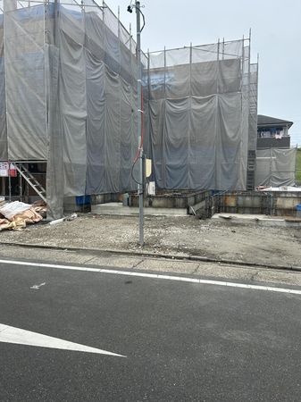 中村区宿跡町3丁目 2号棟 前面道路含む外観 中村区宿跡町3丁目 2号棟 前面道路含む外観