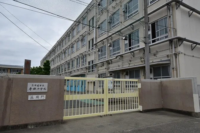 徒歩9分。