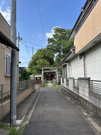 前面道路含む外観