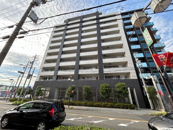 ロイヤルクレスト日比野 外観