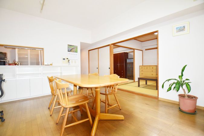 鳥見パーク・マンション三番街南棟 リビング 鳥見パーク・マンション三番街南棟 リビング