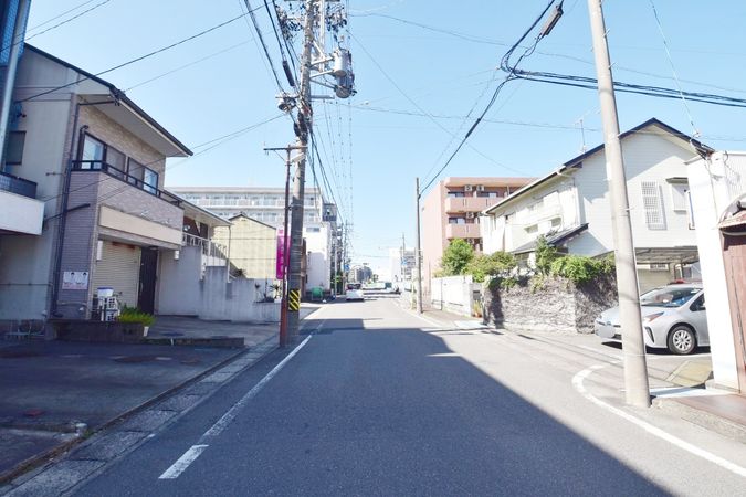 前面道路含む外観