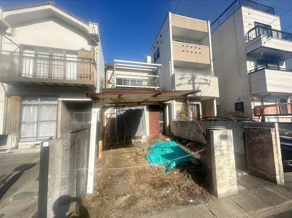 土地面積約80.52平米の売地でございます。南東側が道路のため、陽当り良好です。