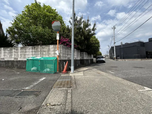 現地土地写真です。地下鉄鶴舞線「塩釜口」駅 徒歩7分（約550ｍ）、地下鉄鶴舞線「植田」駅 徒歩10分（約750ｍ）の便利な立地です。