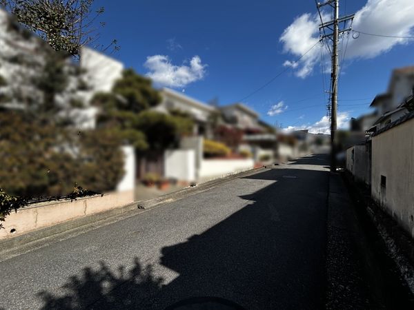 前面道路含む外観
