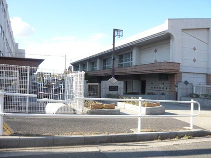 植田小学校（約200ｍ）