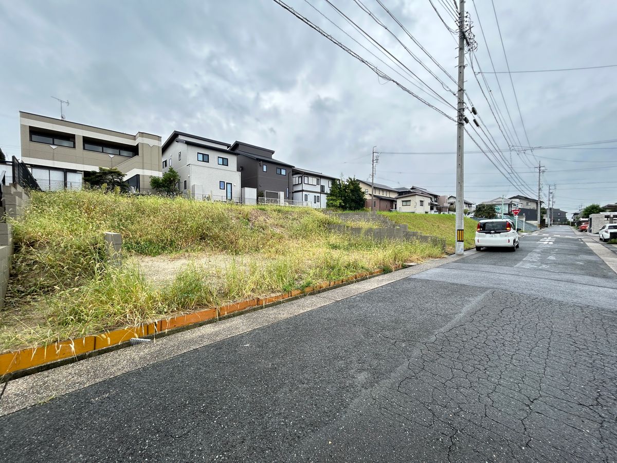 前面道路含む外観
