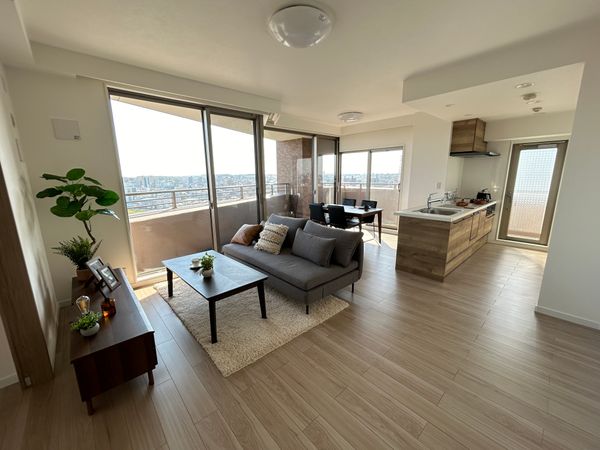 ロイヤルアーク植田イースト リビング ロイヤルアーク植田イースト リビング