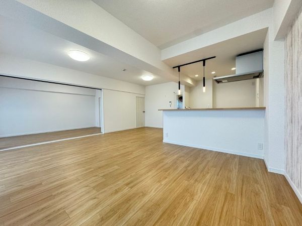 ニューコーポ名南一番館 リビング ニューコーポ名南一番館 リビング