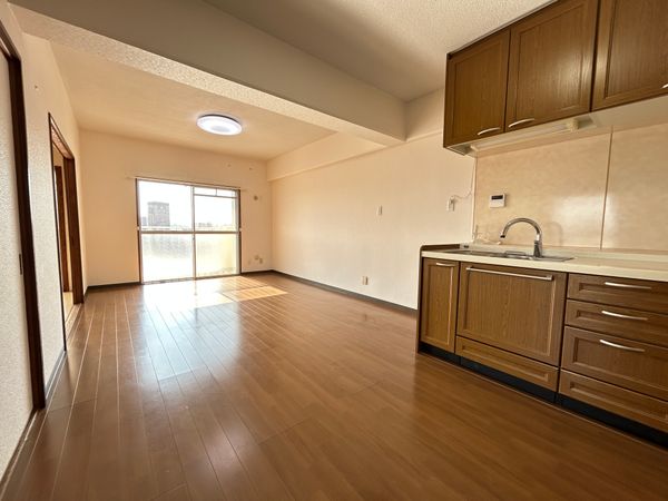 ホワイトキャッスル平針Ⅵ リビング