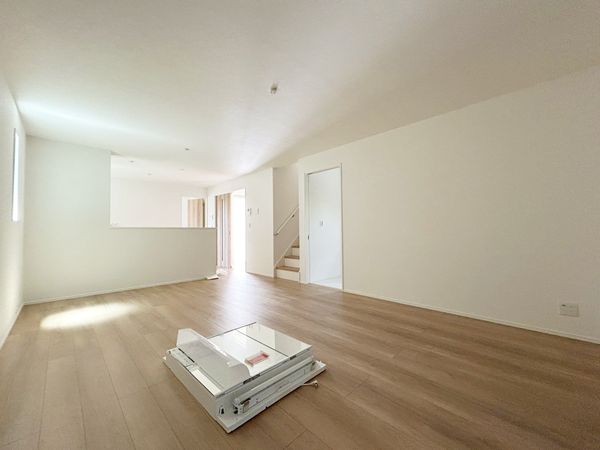 名東区西里町3丁目 2号棟 リビング