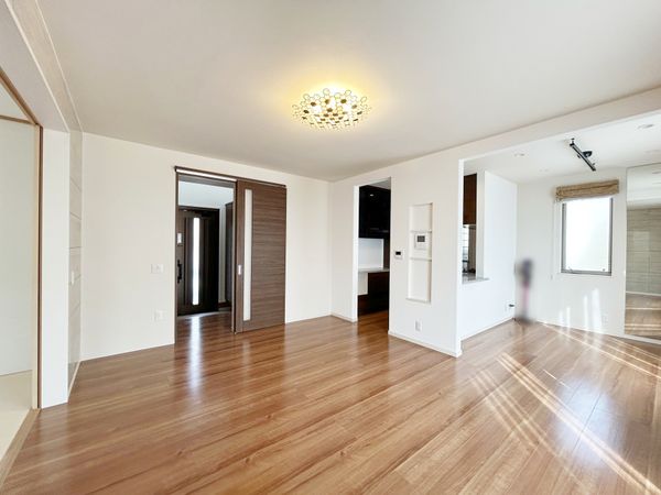 名東区西里町5丁目 リビング