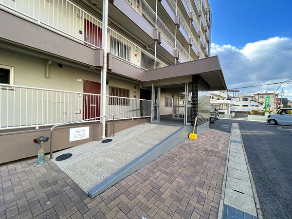 上社南住宅 3号棟 エントランス エントランス