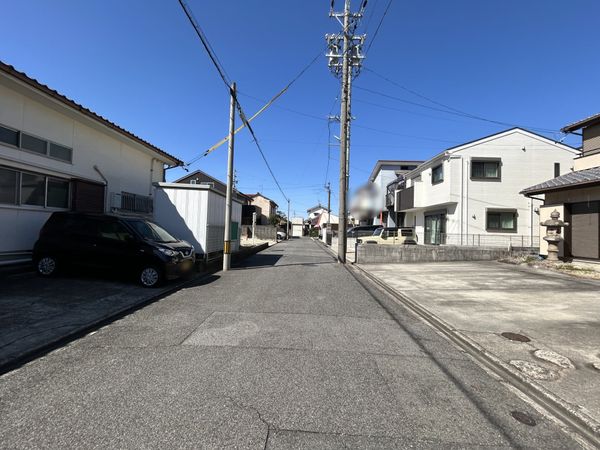 前面道路含む外観