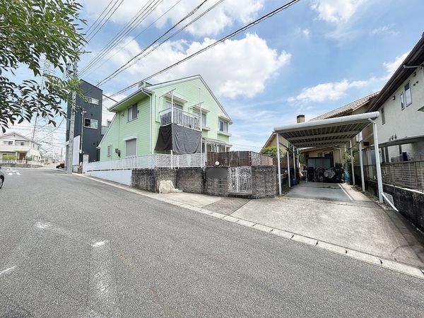 前面道路含む外観