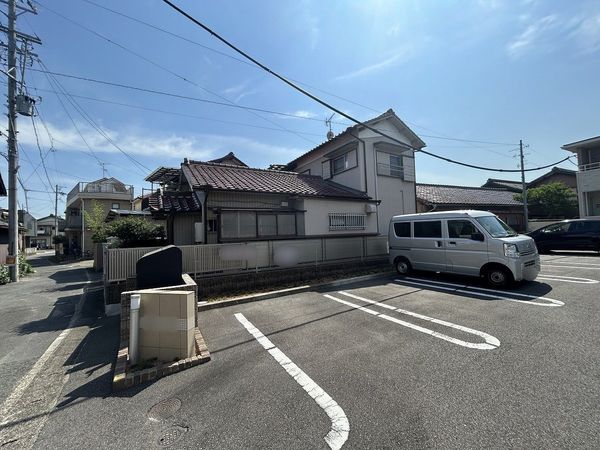 前面道路含む外観