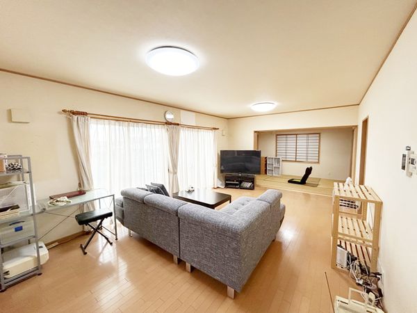 緑区東神の倉3丁目 戸建 リビング