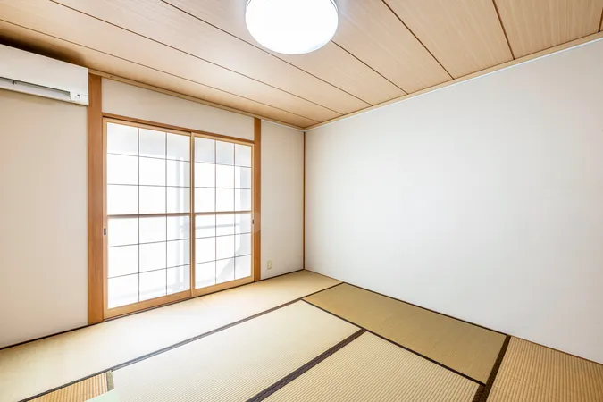 非常に綺麗に利用されている2階和室です。おしゃれにアレンジを加えられる床の間もあります。ご見学希望や物件詳細が知りたい方は三井のリハウス徳重センターまでお気軽にお問い合わせください♪（※火水定休）