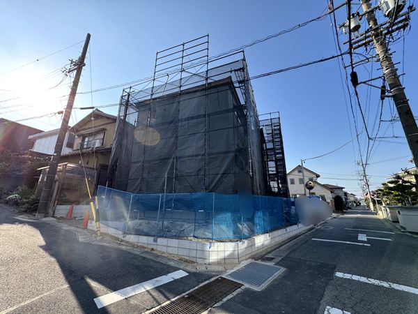 前面道路含む外観