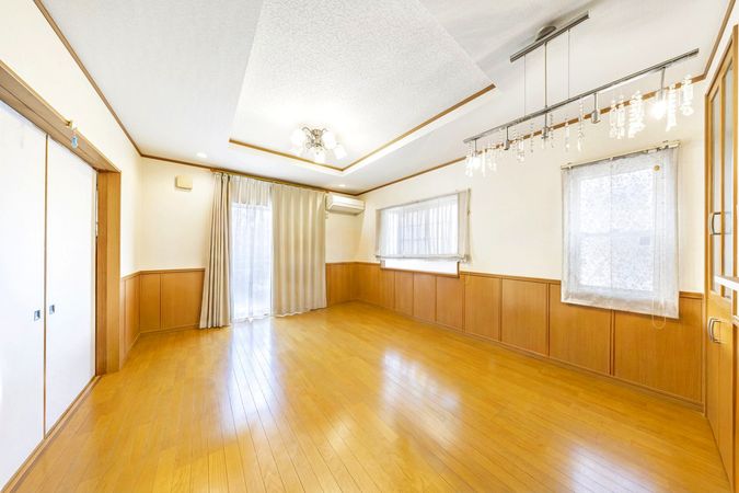 緑区鎌倉台2丁目 戸建 リビング