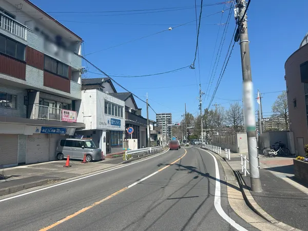【前面道路含む外観写真（公文マンション）】
