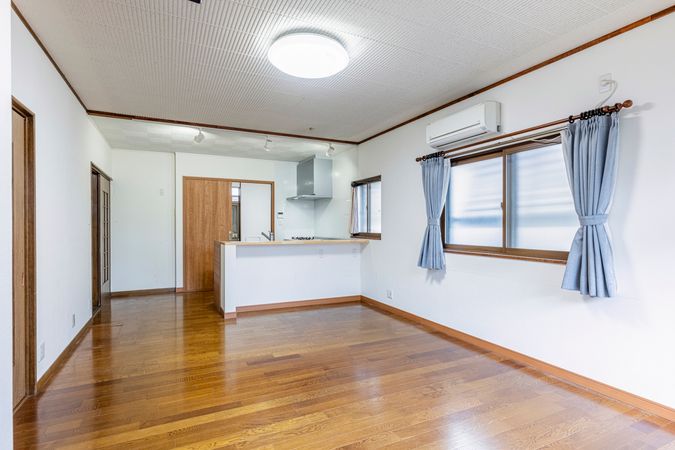 豊明市栄町大蔵下 戸建 リビング