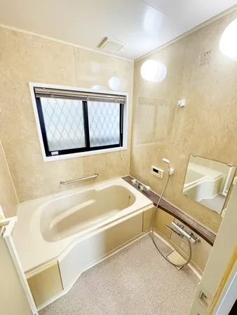 １坪サイズのゆったりとした手すり付き浴室。ご見学希望や物件詳細が知りたい方は三井のリハウス徳重センターまでお気軽にお問い合わせください♪（TEL:0120-16-0031　※火水定休）