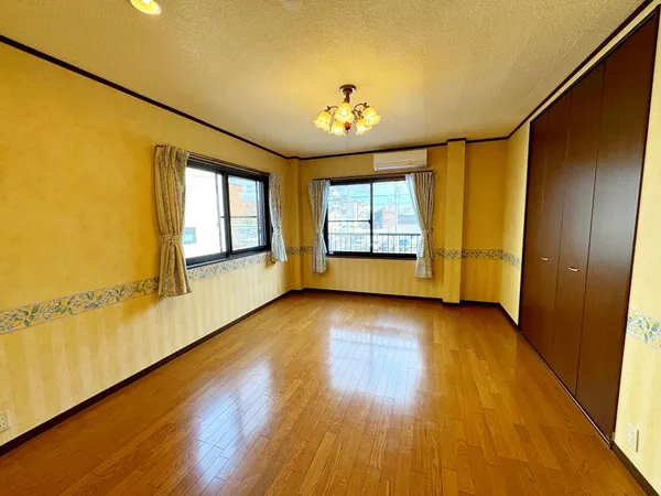 約10.0帖洋室　ご見学希望や物件詳細が知りたい方は三井のリハウス徳重センターまでお気軽にお問い合わせください♪（TEL:0120-16-0031　※火水定休）