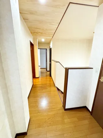 ２階廊下　ご見学希望や物件詳細が知りたい方は三井のリハウス徳重センターまでお気軽にお問い合わせください♪（TEL:0120-16-0031　※火水定休）