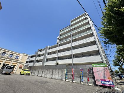 ファミリアーレ鹿山 外観