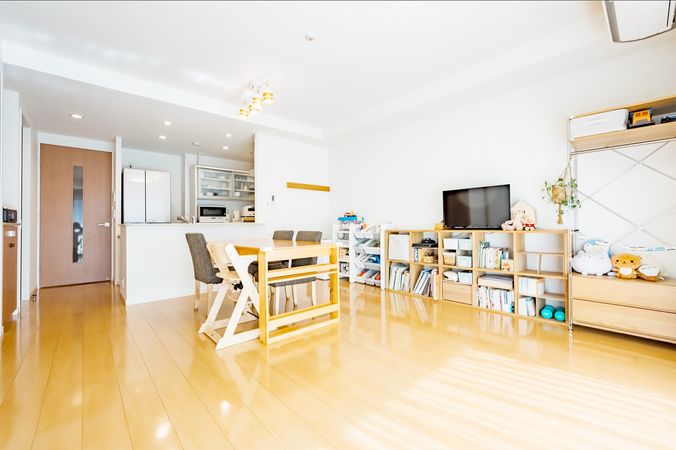 ポレスターセントラルシティ名西弐番館 リビング