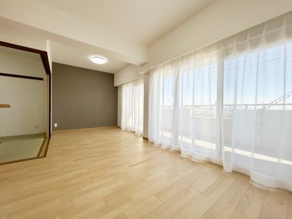 ファミリアーレ豊明前後 リビング