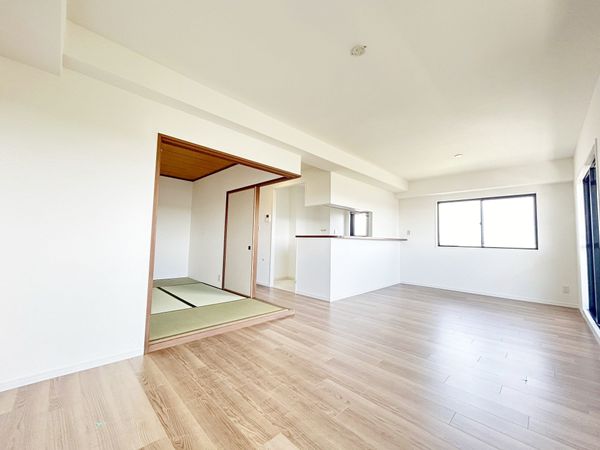 グローリアスヒルズ大高緑地公園 リビング